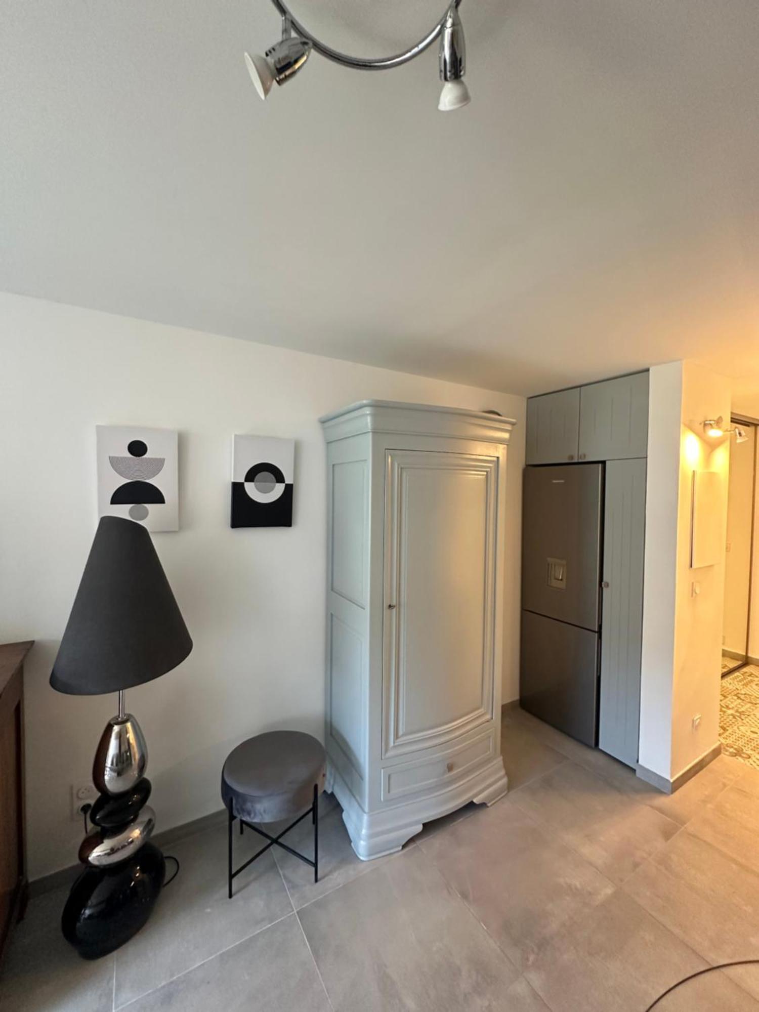 Superbe Studio Climatise Sur Le Port De 耶尔 外观 照片